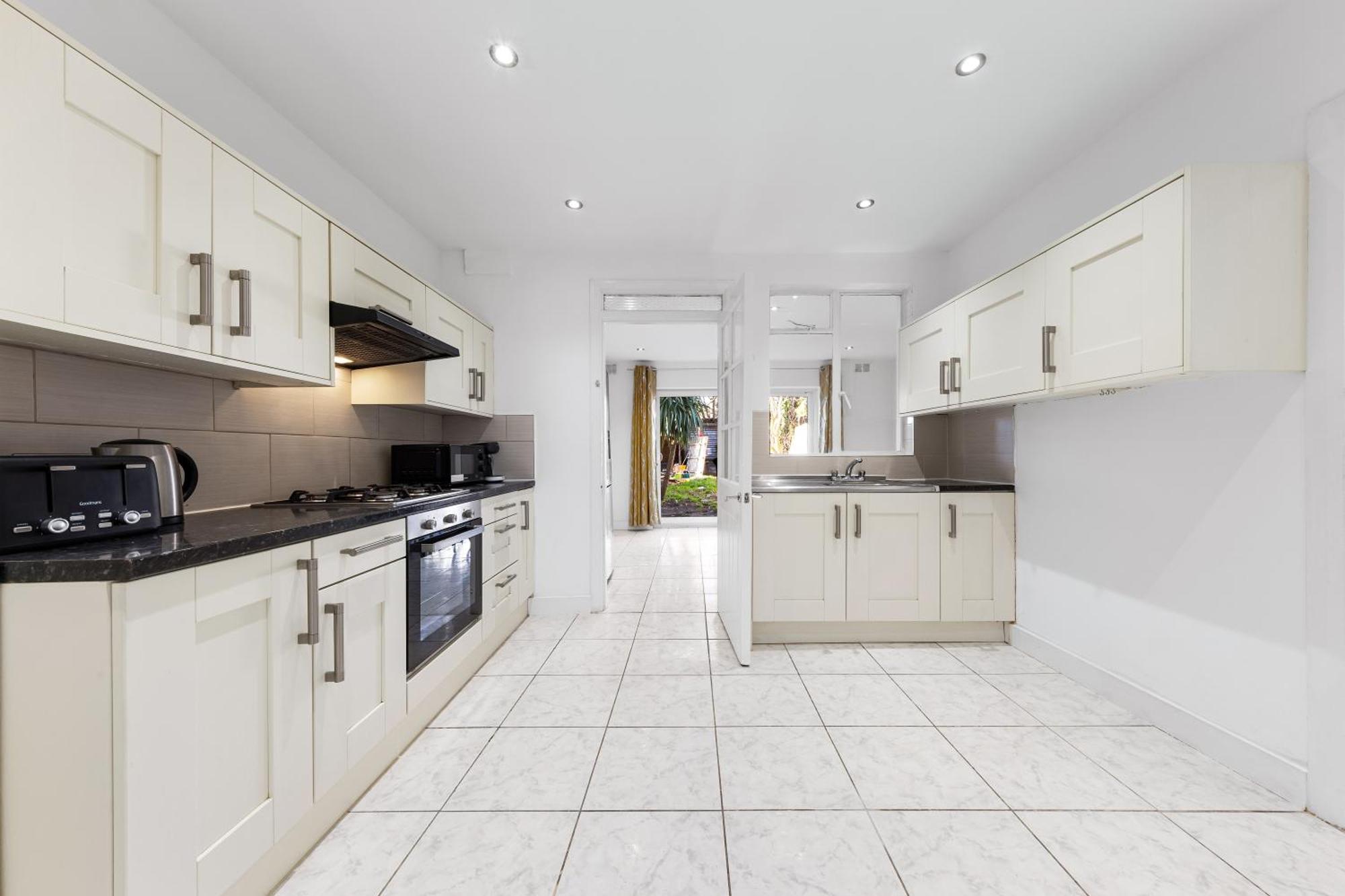 Flourish Apartments-sutton-house * London