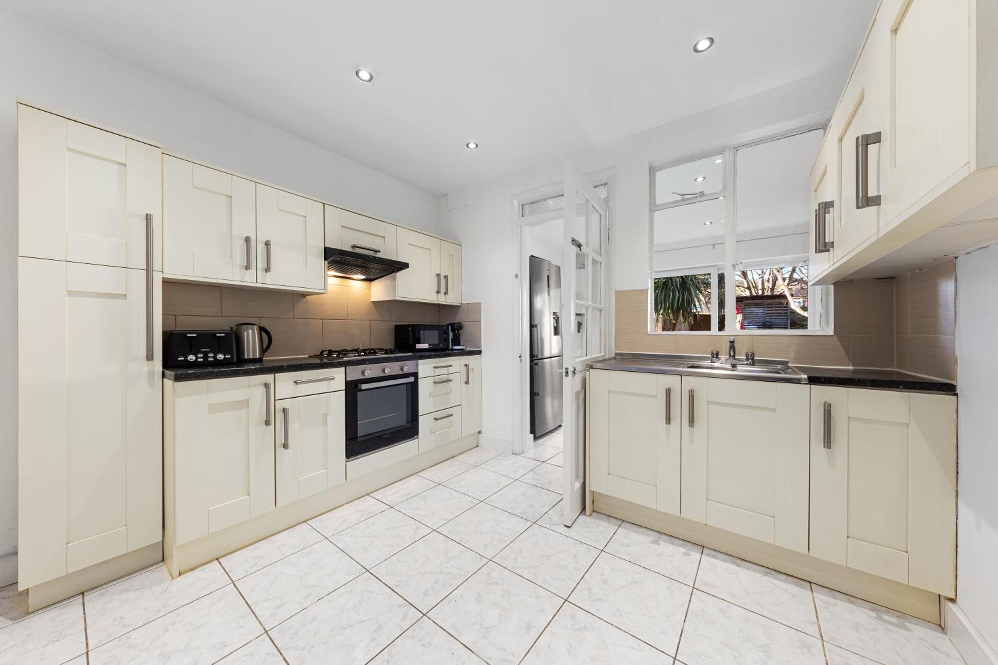 Flourish Apartments-sutton-house Apartment