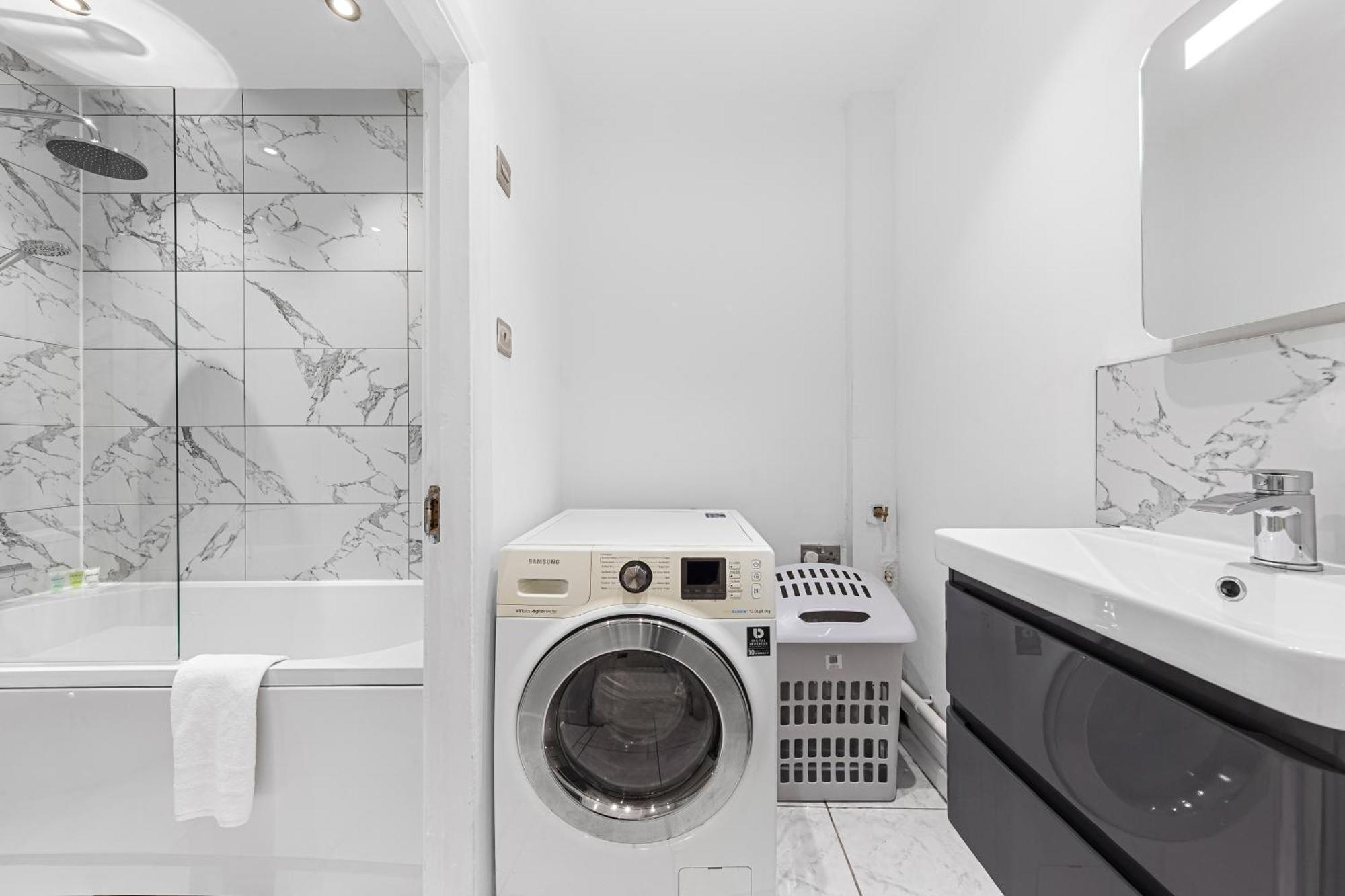 Apartment Flourish Apartments-sutton-house London