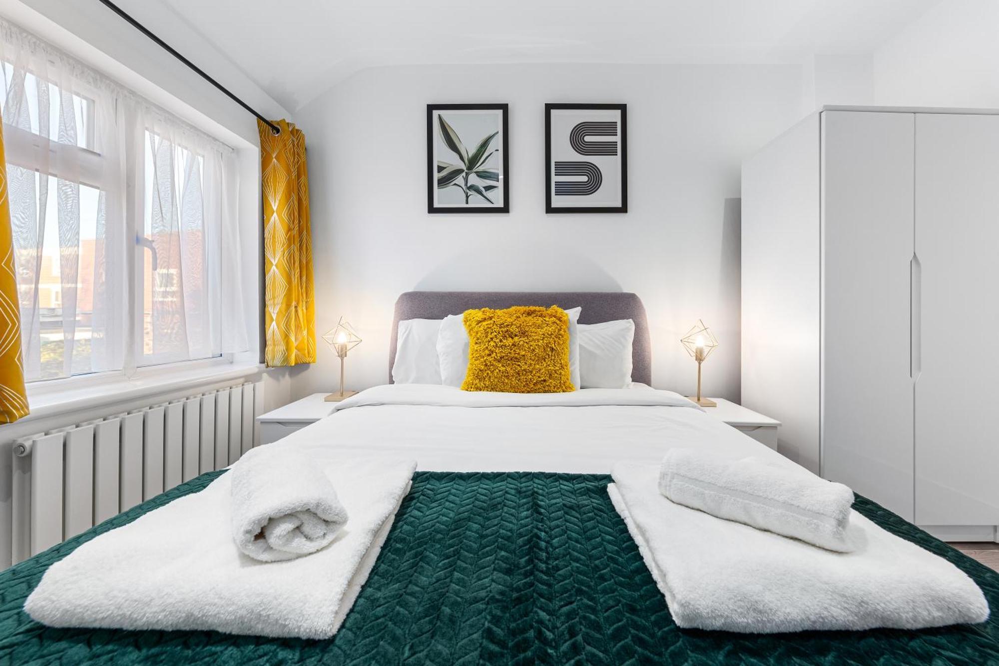 Apartment Flourish Apartments-sutton-house London