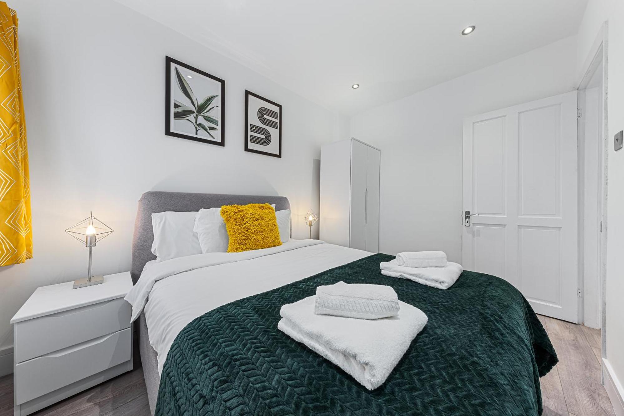 Apartment Flourish Apartments-sutton-house